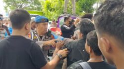 Demo Ricuh di Depan Mapolres Bulukumba, Keluarga Korban Minta Polisi Tangkap 4 Pelaku